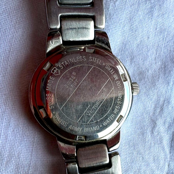 Swiss Army Watch (Women’s) - Picture 6 of 7